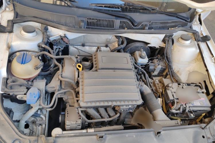 Used Volkswagen Gran Lavida 2015 1.6L Automatic Comfort Edition Engine Bay