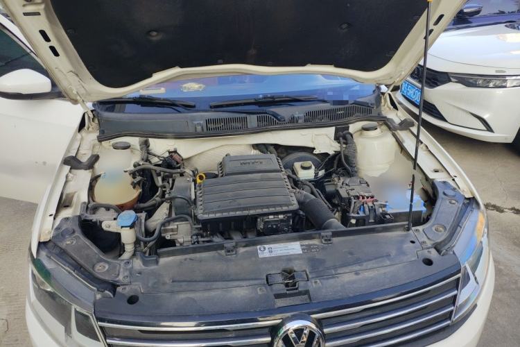 Used Volkswagen Gran Lavida 2015 1.6L Automatic Comfort Edition Engine Bay