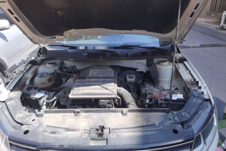 Used Volkswagen Gran Lavida 2015 1.6L Automatic Comfort Edition Engine Bay