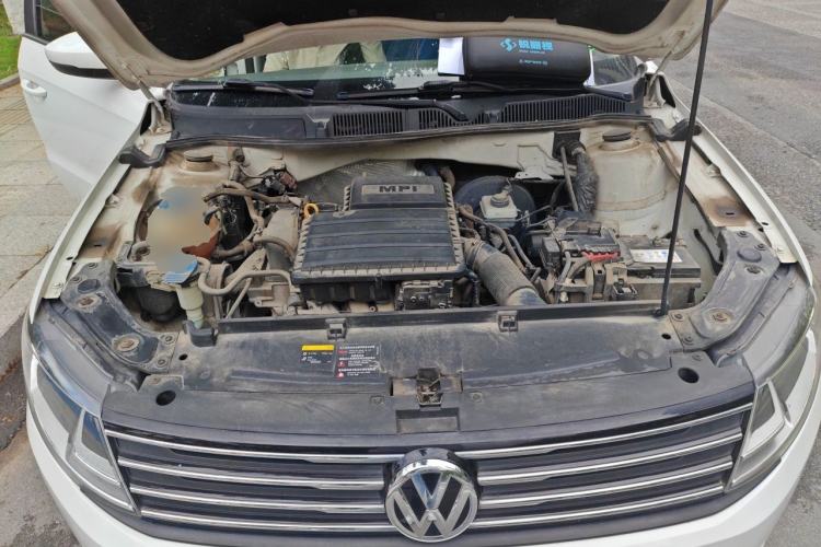Used Volkswagen Gran Lavida 2015 1.6L Automatic Comfort Edition Engine Bay