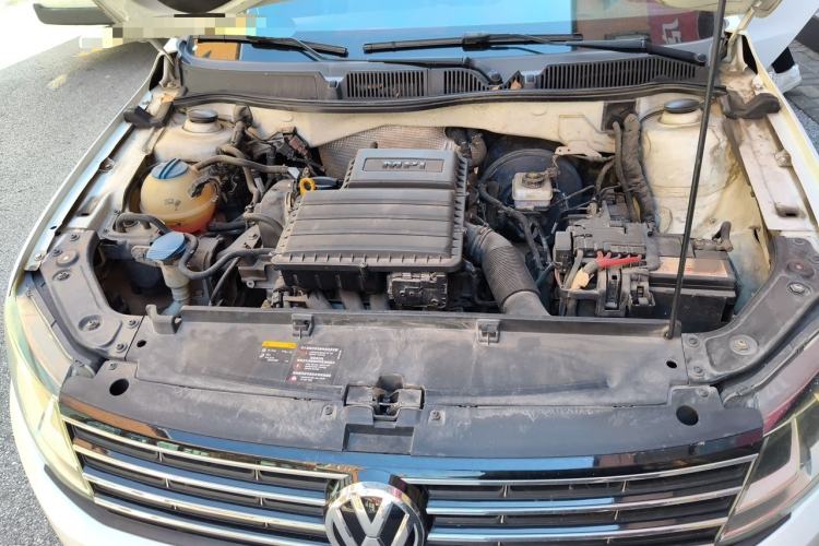 Used Volkswagen Gran Lavida 2015 1.6L Automatic Comfort Edition Engine Bay