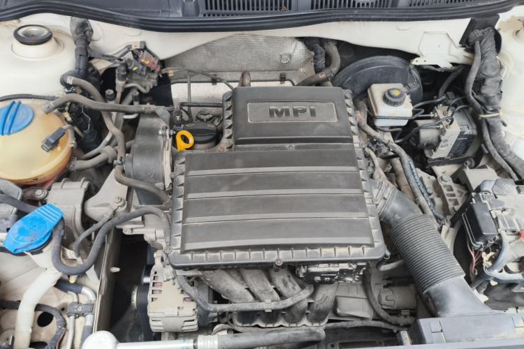 Used Volkswagen Gran Lavida 2015 1.6L Automatic Comfort Edition Engine Bay