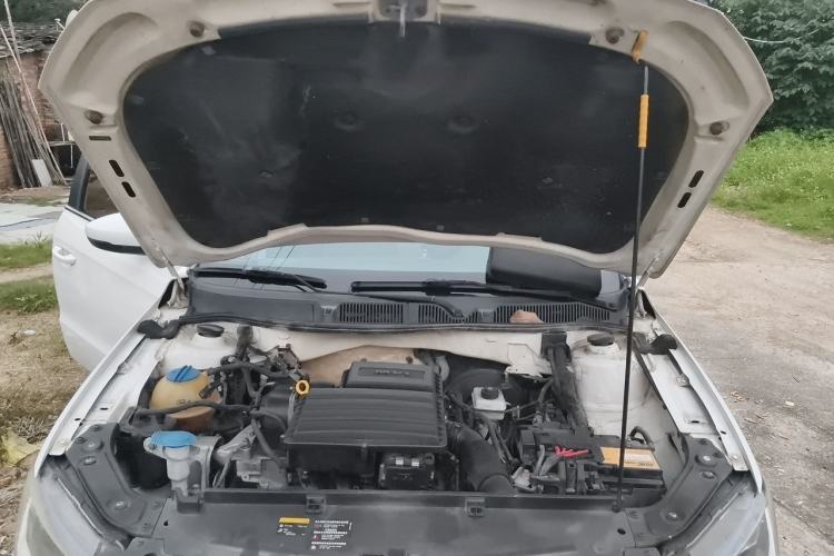 Used Volkswagen Gran Lavida 2015 1.6L Automatic Comfort Edition Engine Bay
