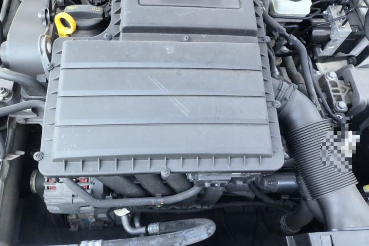 Used Volkswagen Gran Lavida 2015 1.6L Automatic Comfort Edition Engine Bay