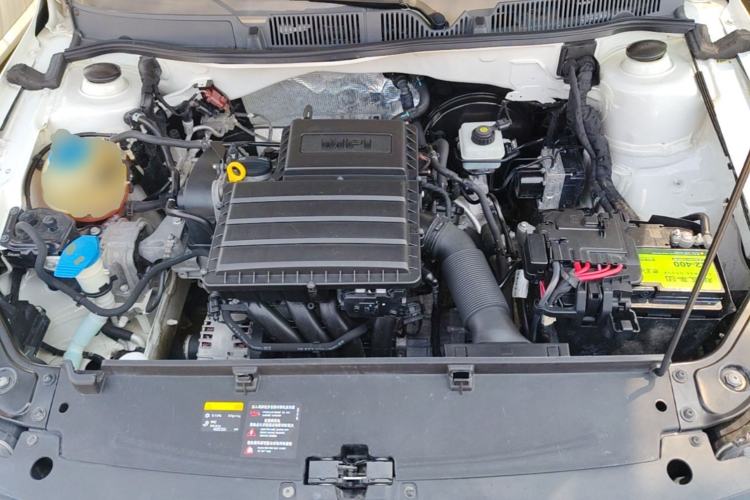 Used Volkswagen Gran Lavida 2015 1.6L Automatic Comfort Edition Engine Bay