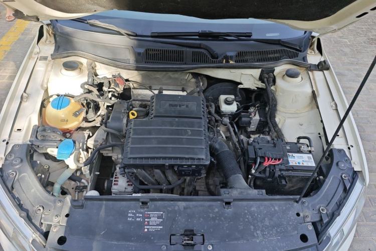 Used Volkswagen Gran Lavida 2015 1.6L Automatic Comfort Edition Engine Bay