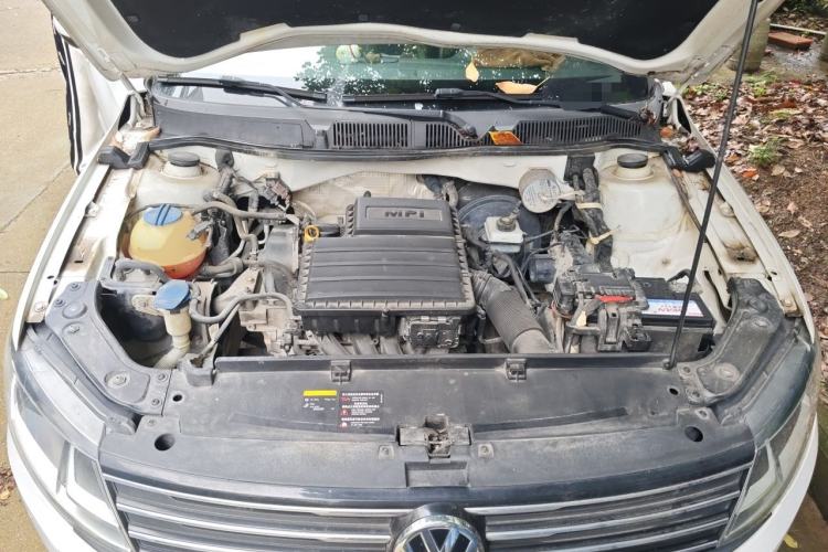 Used Volkswagen Gran Lavida 2015 1.6L Automatic Comfort Edition Engine Bay