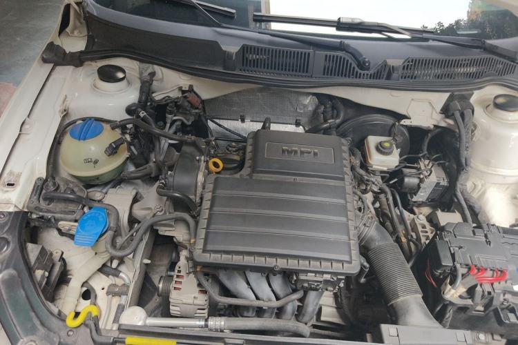 Used Volkswagen Gran Lavida 2015 1.6L Automatic Comfort Edition Engine Bay