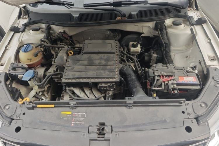 Used Volkswagen Gran Lavida 2015 1.6L Automatic Comfort Edition Engine Bay