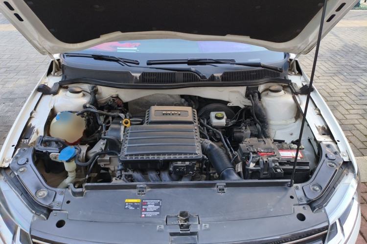 Used Volkswagen Gran Lavida 2015 1.6L Automatic Comfort Edition Engine Bay