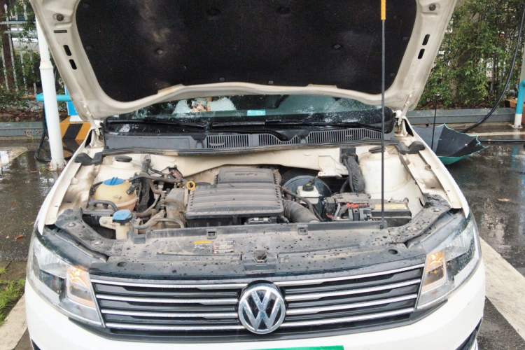 Used Volkswagen Gran Lavida 2015 1.6L Automatic Comfort Edition Engine Bay