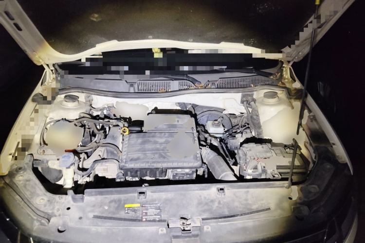 Used Volkswagen Gran Lavida 2015 1.6L Automatic Comfort Edition Engine Bay