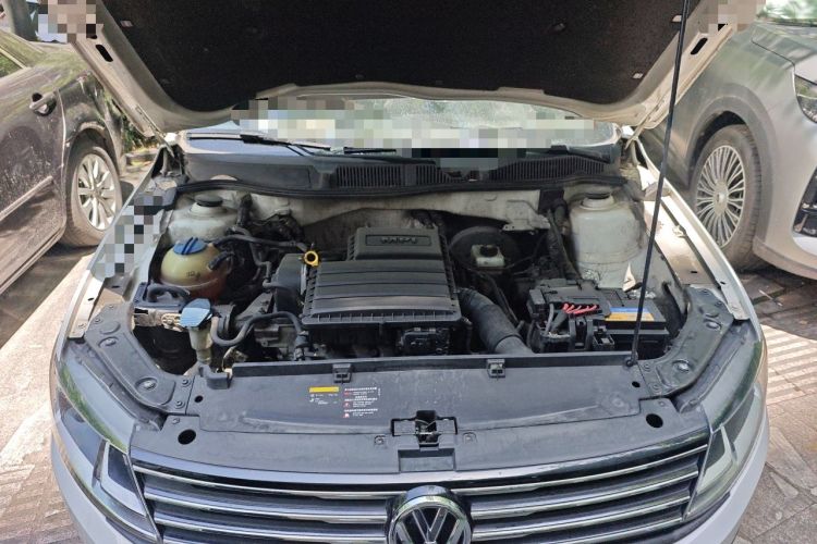 Used Volkswagen Gran Lavida 2015 1.6L Automatic Comfort Edition Engine Bay