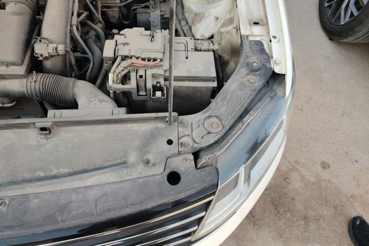 Used Volkswagen Gran Lavida 2015 230TSI DSG Comfort Edition Engine Bay Left