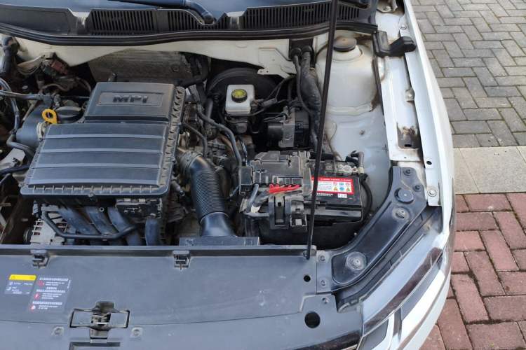Used Volkswagen Gran Lavida 2015 1.6L Automatic Comfort Edition Engine Bay Left