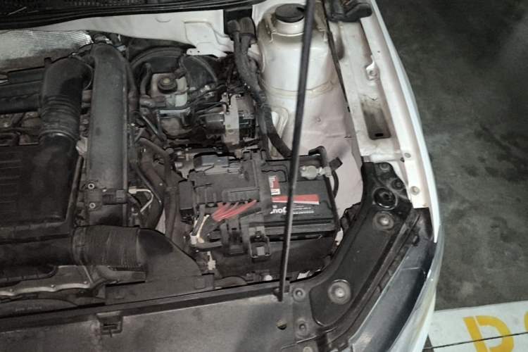 Used Volkswagen Gran Lavida 2015 230TSI DSG Comfort Edition Engine Bay Left