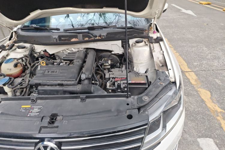 Used Volkswagen Gran Lavida 2015 230TSI DSG Comfort Edition Engine Bay Left