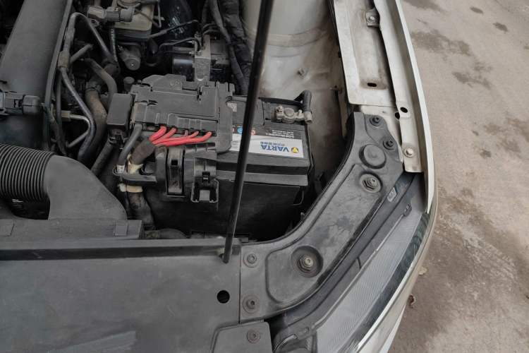 Used Volkswagen Gran Lavida 2015 230TSI DSG Comfort Edition Engine Bay Left