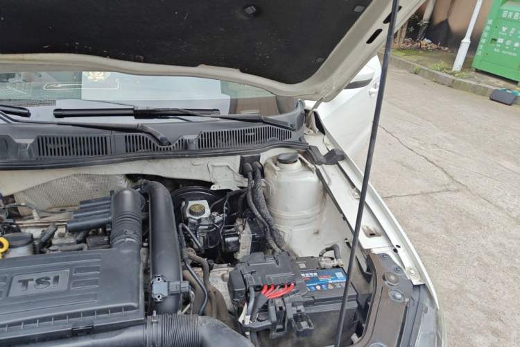 Used Volkswagen Gran Lavida 2015 230TSI DSG Comfort Edition Engine Bay Left