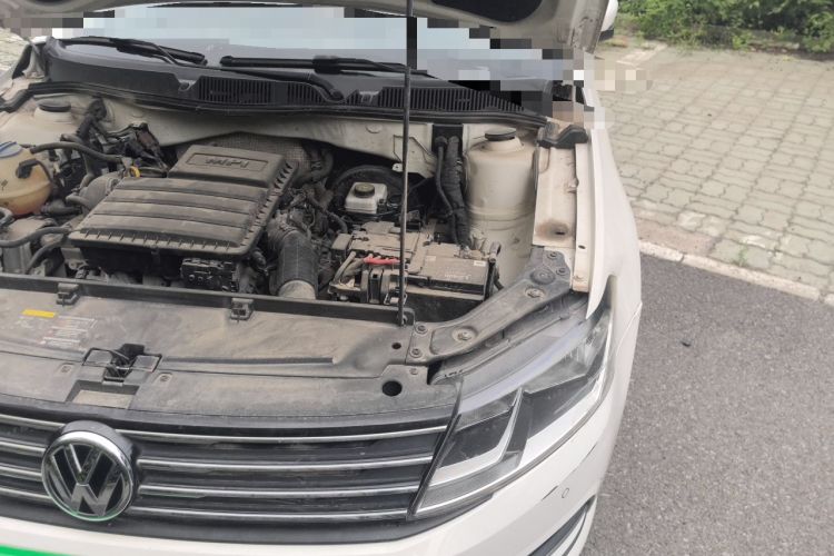 Used Volkswagen Gran Lavida 2015 1.6L Automatic Comfort Edition Engine Bay Left
