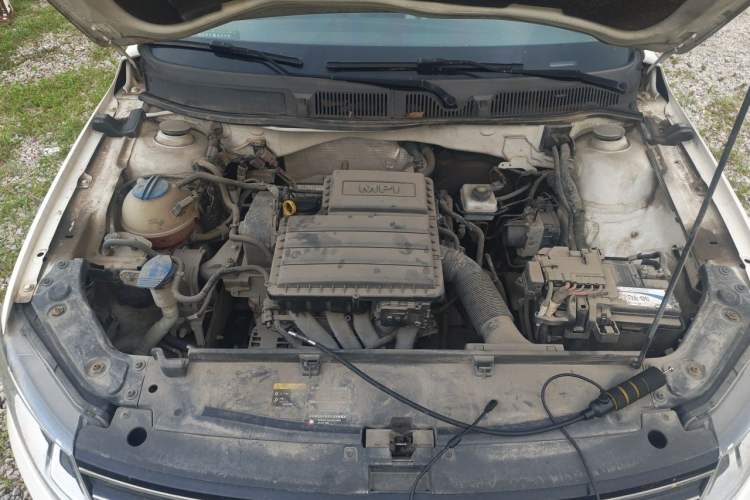 Used Volkswagen Gran Lavida 2015 1.6L Manual Comfort Edition Engine Bay