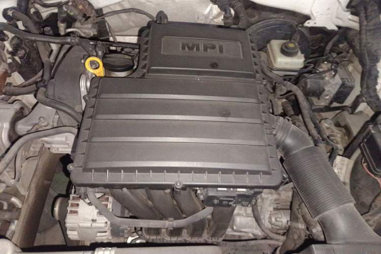 Used Volkswagen Gran Lavida 2015 1.6L Automatic Comfort Edition Engine Bay