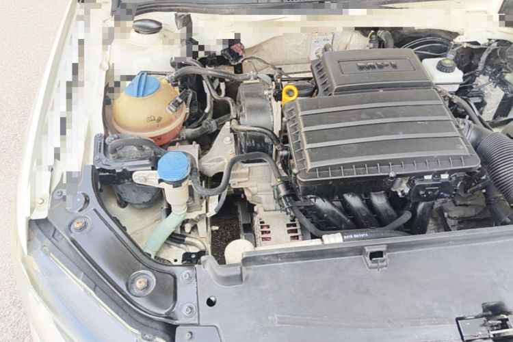Used Volkswagen Gran Lavida 2015 1.6L Automatic Comfort Edition Engine Bay Right