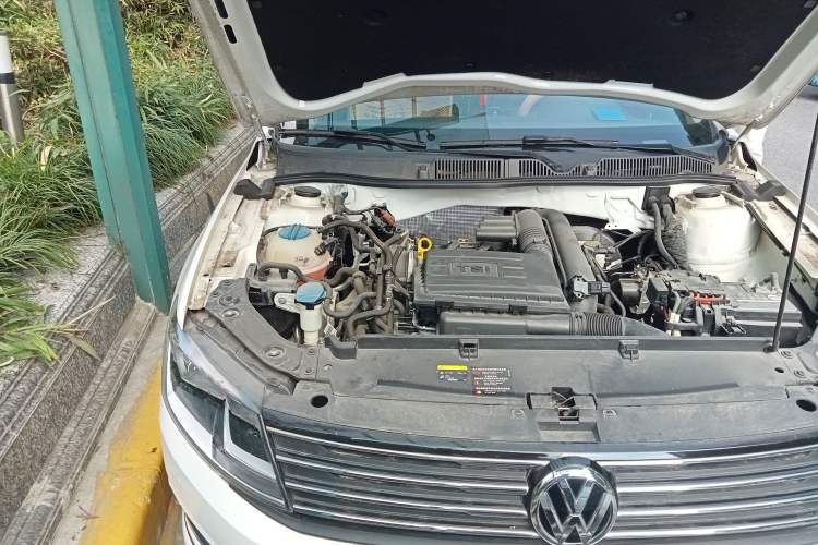 Used Volkswagen Gran Lavida 2015 230TSI DSG Comfort Edition Engine Bay Right