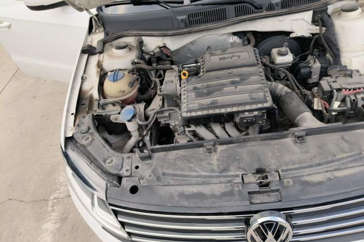 Used Volkswagen Gran Lavida 2015 1.6L Automatic Comfort Edition Engine Bay Right
