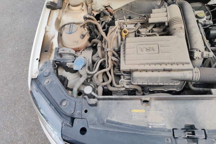 Used Volkswagen Gran Lavida 2015 230TSI DSG Comfort Edition Engine Bay Right