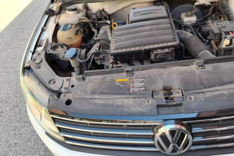 Used Volkswagen Gran Lavida 2015 1.6L Automatic Comfort Edition Engine Bay Right