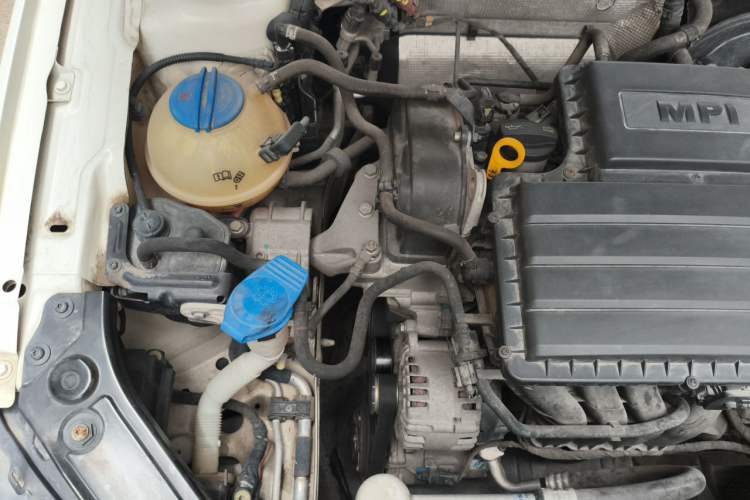 Used Volkswagen Gran Lavida 2015 1.6L Automatic Comfort Edition Engine Bay Right