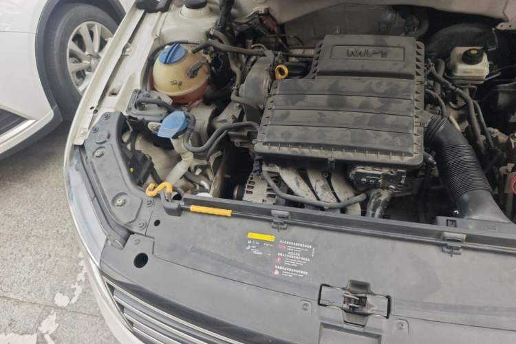 Used Volkswagen Gran Lavida 2015 1.6L Automatic Comfort Edition Engine Bay Right