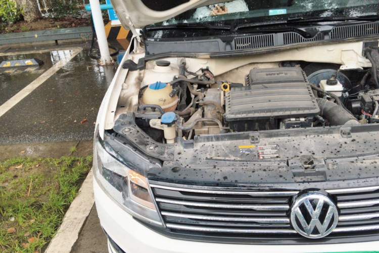 Used Volkswagen Gran Lavida 2015 1.6L Automatic Comfort Edition Engine Bay Right