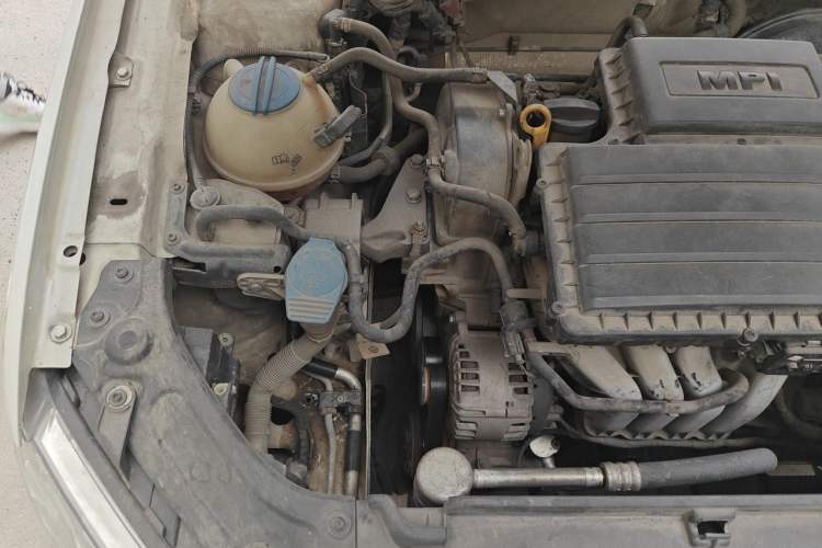 Used Volkswagen Gran Lavida 2015 1.6L Automatic Comfort Edition Engine Bay Right