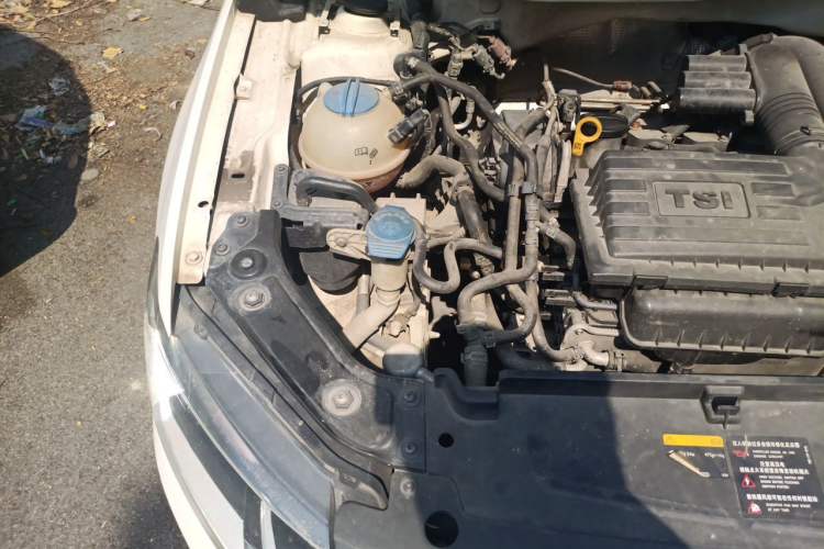 Used Volkswagen Gran Lavida 2015 230TSI DSG Comfort Edition Engine Bay Right