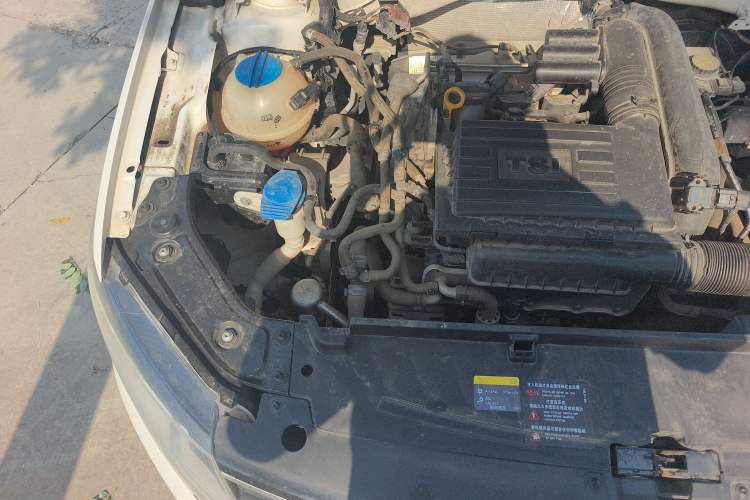 Used Volkswagen Gran Lavida 2015 230TSI DSG Comfort Edition Engine Bay Right