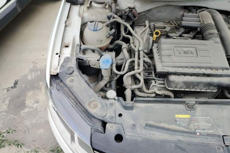 Used Volkswagen Gran Lavida 2015 230TSI DSG Comfort Edition Engine Bay Right