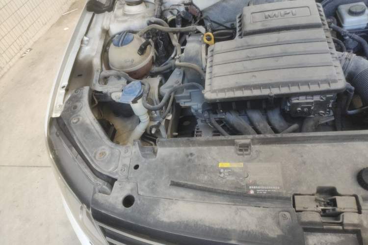 Used Volkswagen Gran Lavida 2015 1.6L Automatic Comfort Edition Engine Bay Right