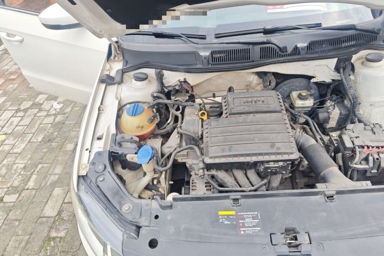 Used Volkswagen Gran Lavida 2015 1.6L Automatic Comfort Edition Engine Bay Right