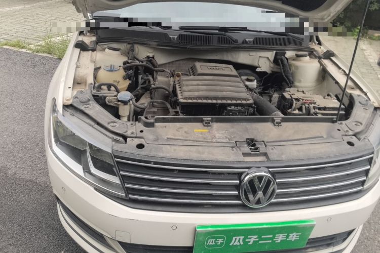 Used Volkswagen Gran Lavida 2015 1.6L Automatic Comfort Edition Engine Bay Right