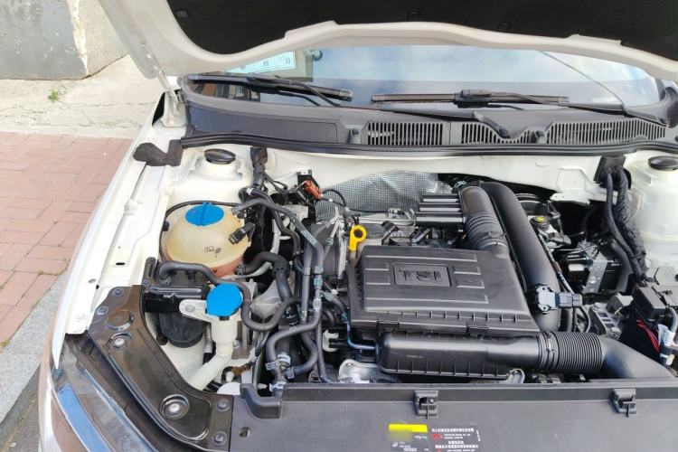 Used Volkswagen Gran Lavida 2015 230TSI DSG Comfort Edition Engine Bay Right