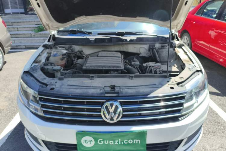 Used Volkswagen Gran Lavida 2015 1.6L Automatic Fashion Edition Engine Bay