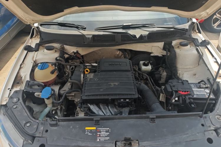 Used Volkswagen Gran Lavida 2015 1.6L Automatic Comfort Edition Engine Bay