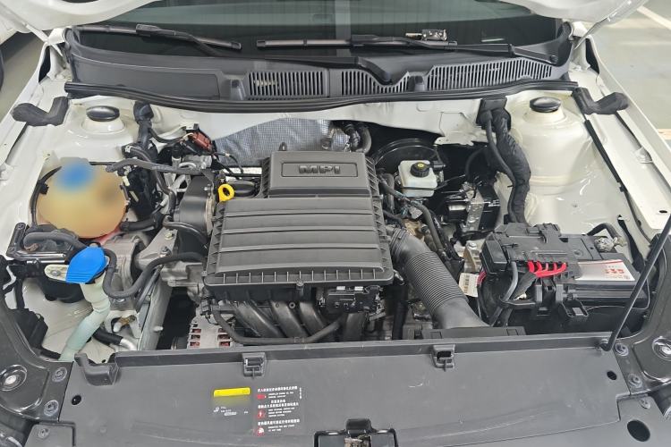 Used Volkswagen Gran Lavida 2015 1.6L Automatic Fashion Edition Engine Bay