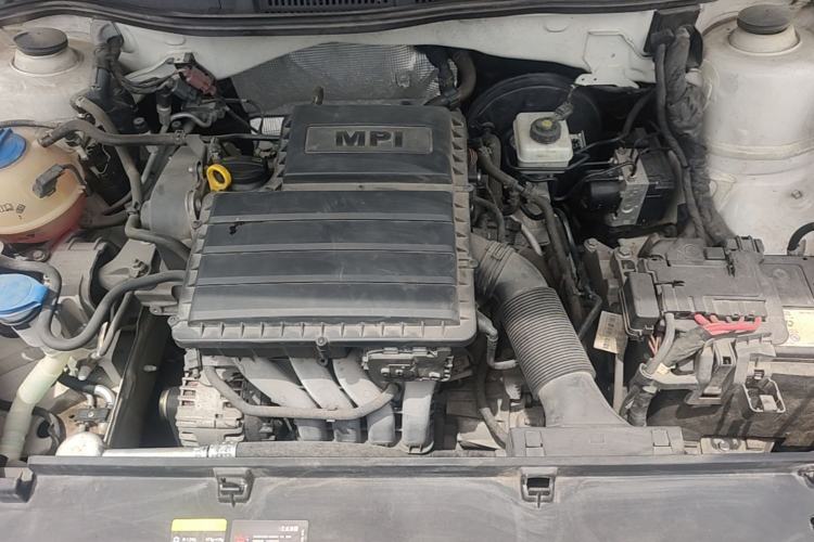 Used Volkswagen Gran Lavida 2015 1.6L Automatic Comfort Edition Engine Bay