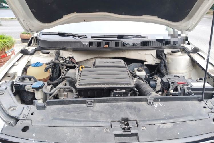 Used Volkswagen Gran Lavida 2015 1.6L Automatic Comfort Edition Engine Bay