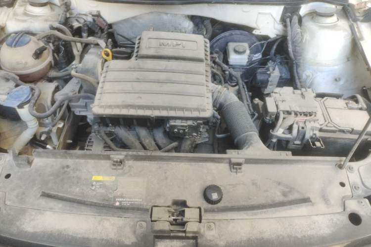 Used Volkswagen Gran Lavida 2015 1.6L Automatic Comfort Edition Engine Bay