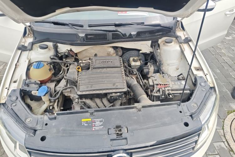 Used Volkswagen Gran Lavida 2015 1.6L Automatic Comfort Edition Engine Bay