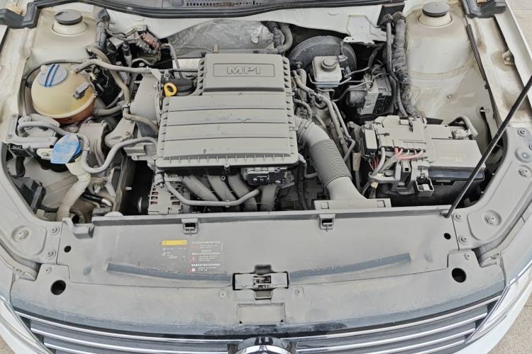 Used Volkswagen Gran Lavida 2015 1.6L Automatic Comfort Edition Engine Bay
